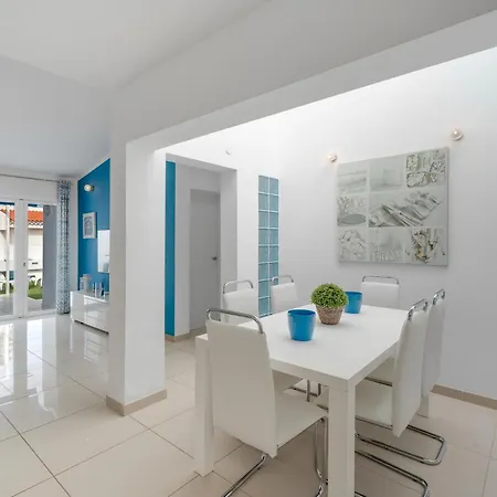 Apartment Paradise *