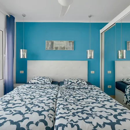 Apartment Paradise *